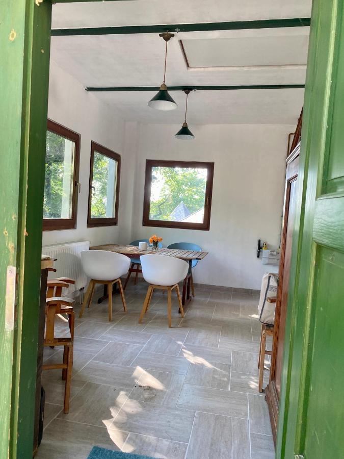 Rustic Cottage & Garden Retreat On Buda Hilltop ブダペスト エクステリア 写真